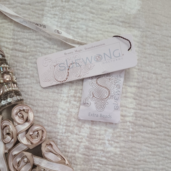 Sue Wong Nocturne Couture Ribbon and Beaded Dress size 6 NWT - Picture 6 of 8